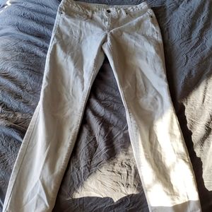 White skinny jeans